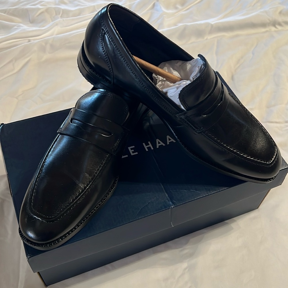 Men’s NIB Cole Hahn Warner Grand Penny Loafer size 9M. Black